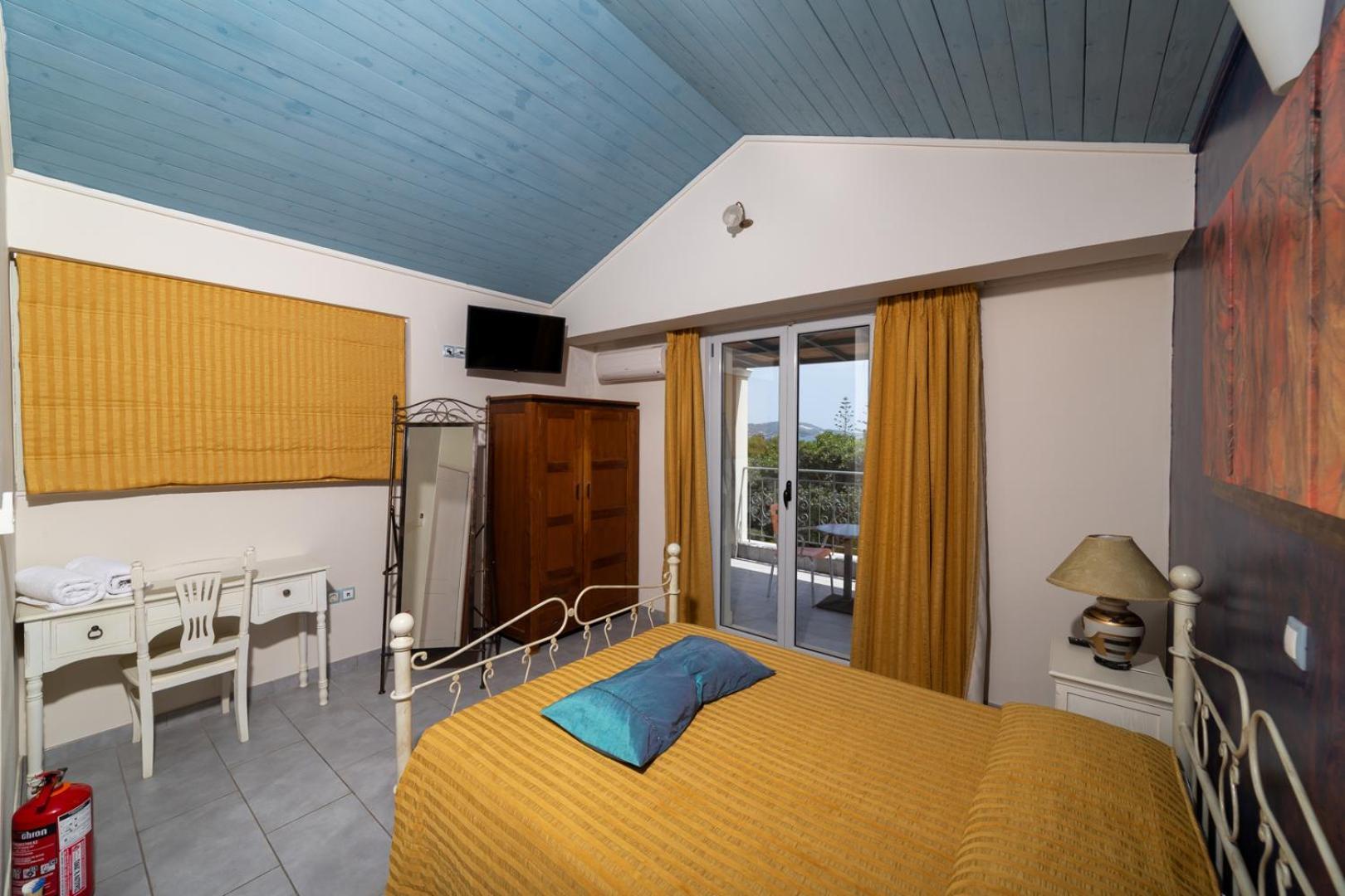 Apolafsi Aparthotel Lixouri Exterior photo